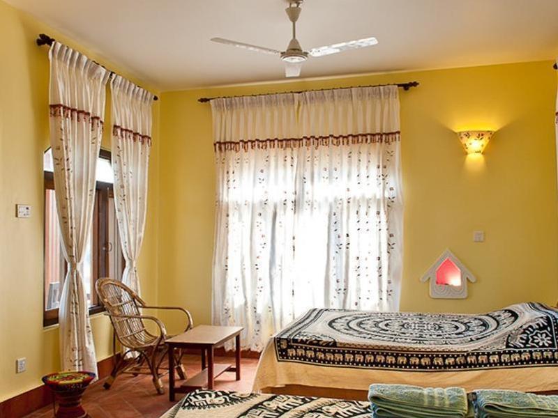 Hotel Sapana Village Lodge Чітаван Екстер'єр фото